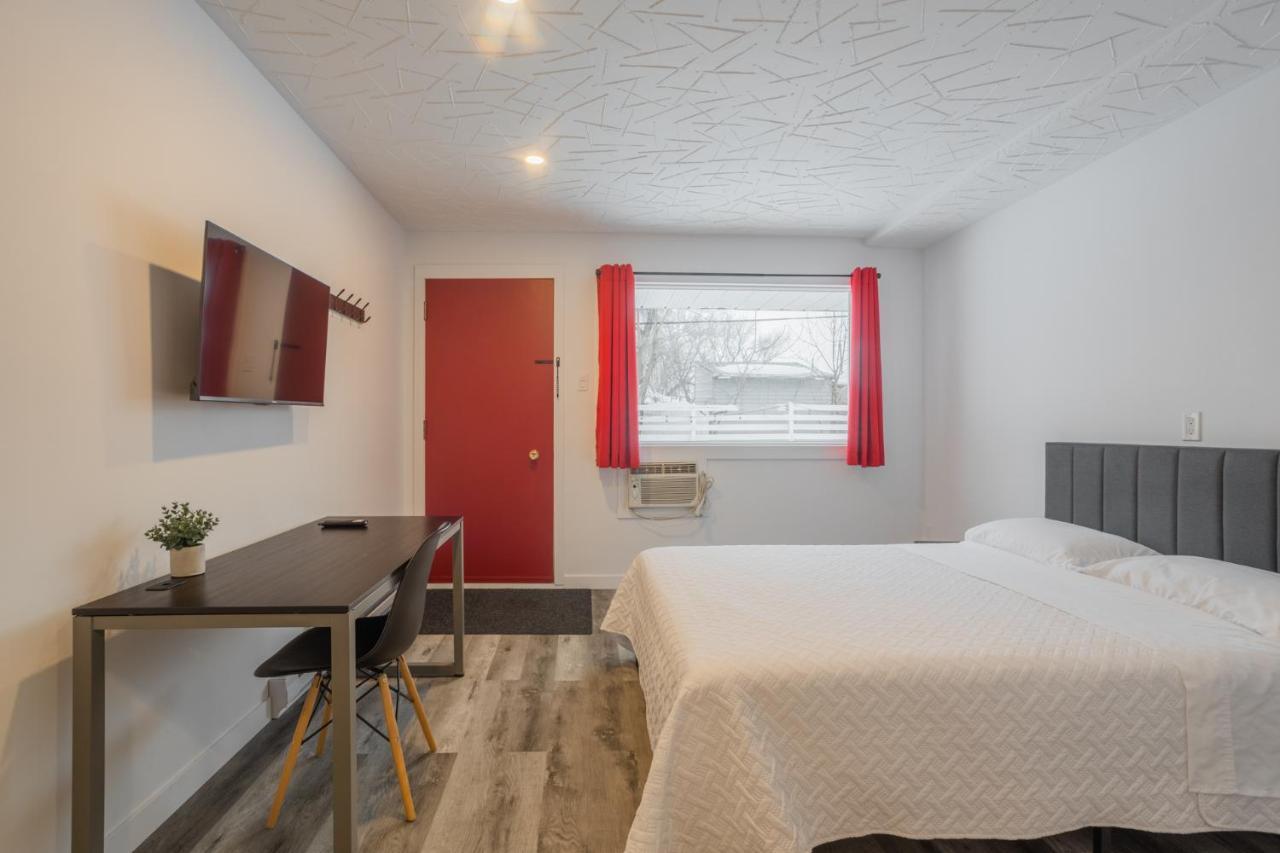 Motel Champlain ブロサード エクステリア 写真