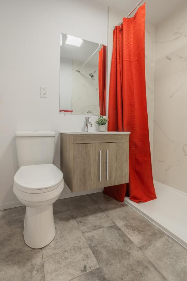 Motel Champlain ブロサード エクステリア 写真