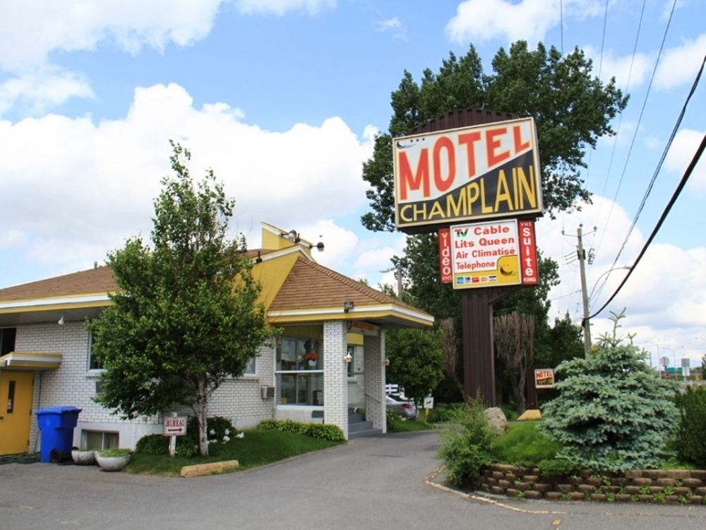 Motel Champlain ブロサード エクステリア 写真
